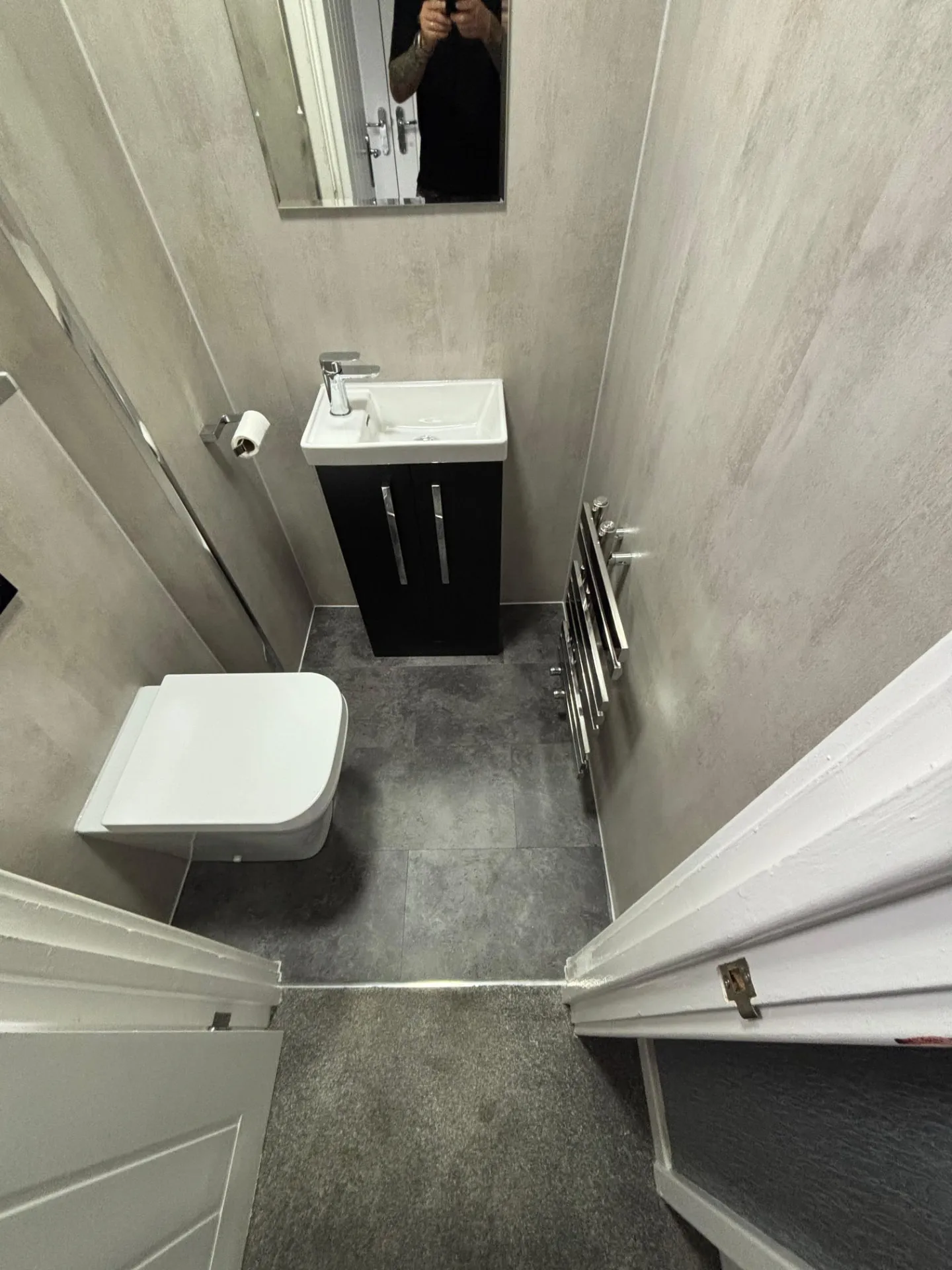 Small downstairs toilet refit with vanity basin and towel radiator